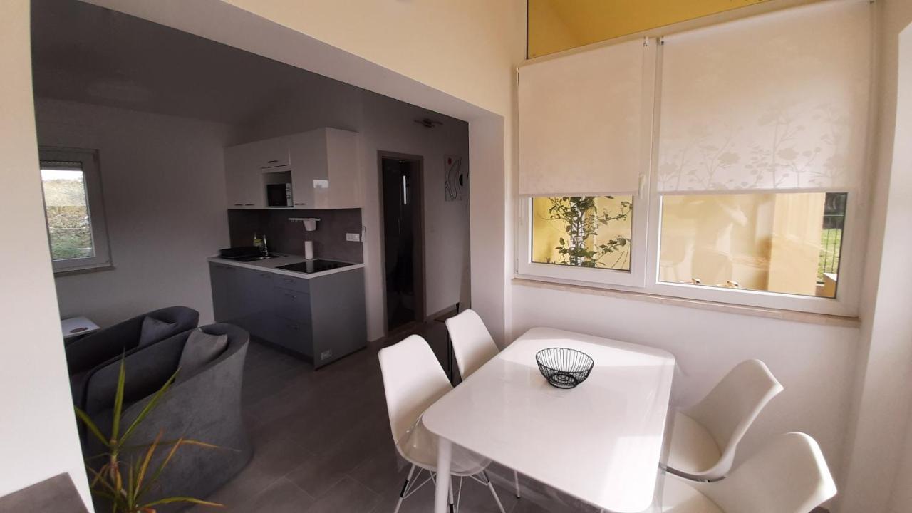 Holiday House Romi Pula Bagian luar foto
